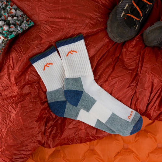 Darn Tough Vermont Men's Hiker Micro Crew Midweight Hiking Socks