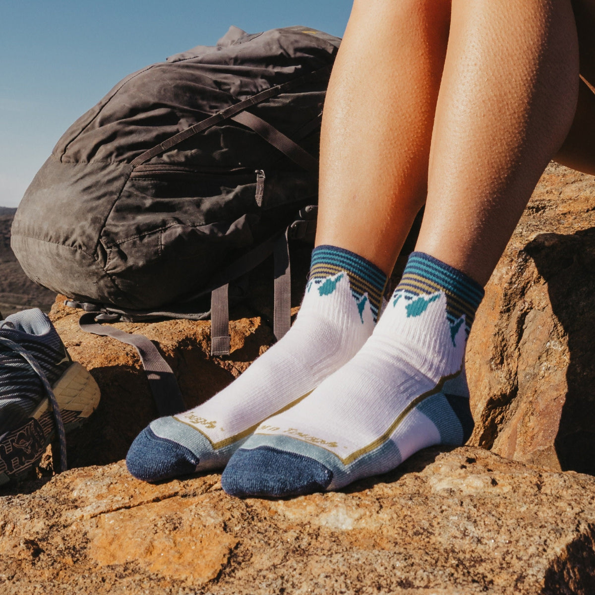 Darn Tough Vermont Women's Hiker Quarter Midweight Hiking Socks