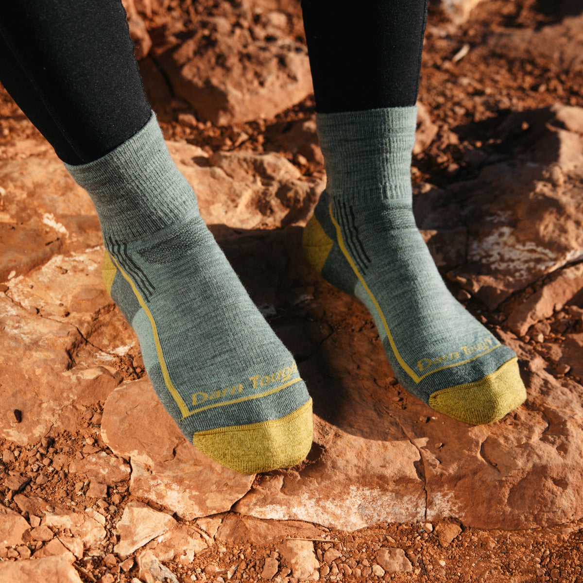 Darn Tough Vermont Women's Hiker Quarter Midweight Hiking Socks