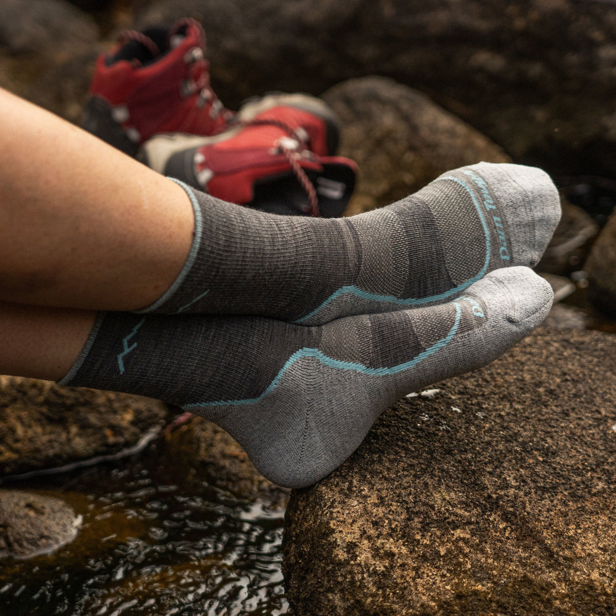 Darn Tough Vermont Women's Light Hiker Micro Crew Lightweight Hiking Socks