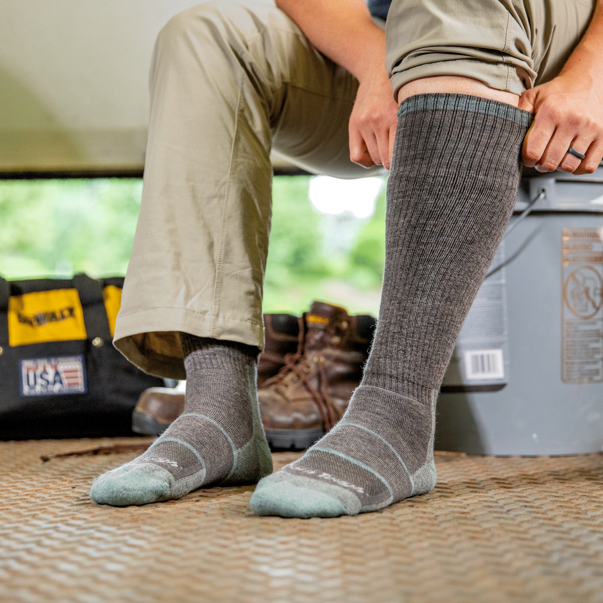 Darn Tough Vermont Women's Mary Fields Over-the-Calf  Midweight Work Sock