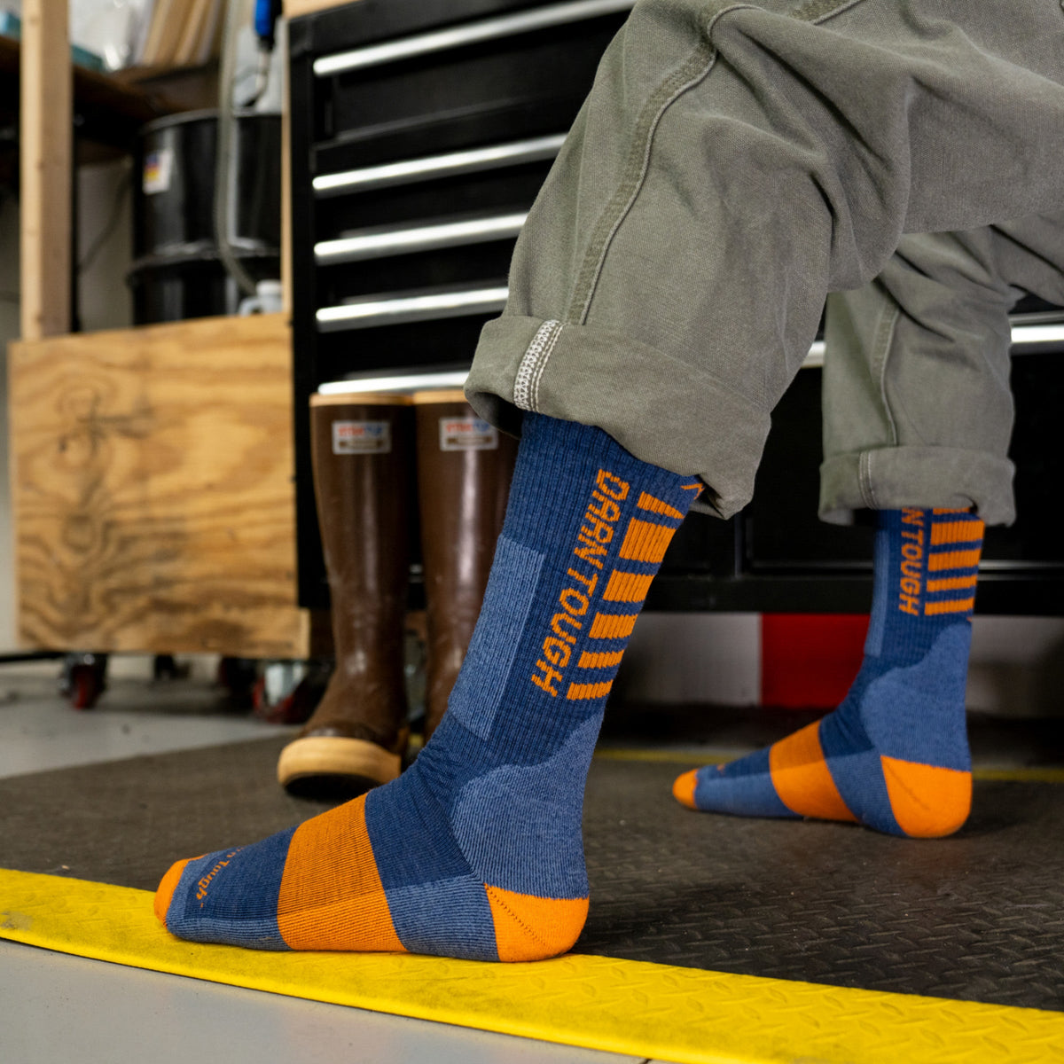 Darn Tough Vermont Men's Backbone Boot Midweight Work Socks