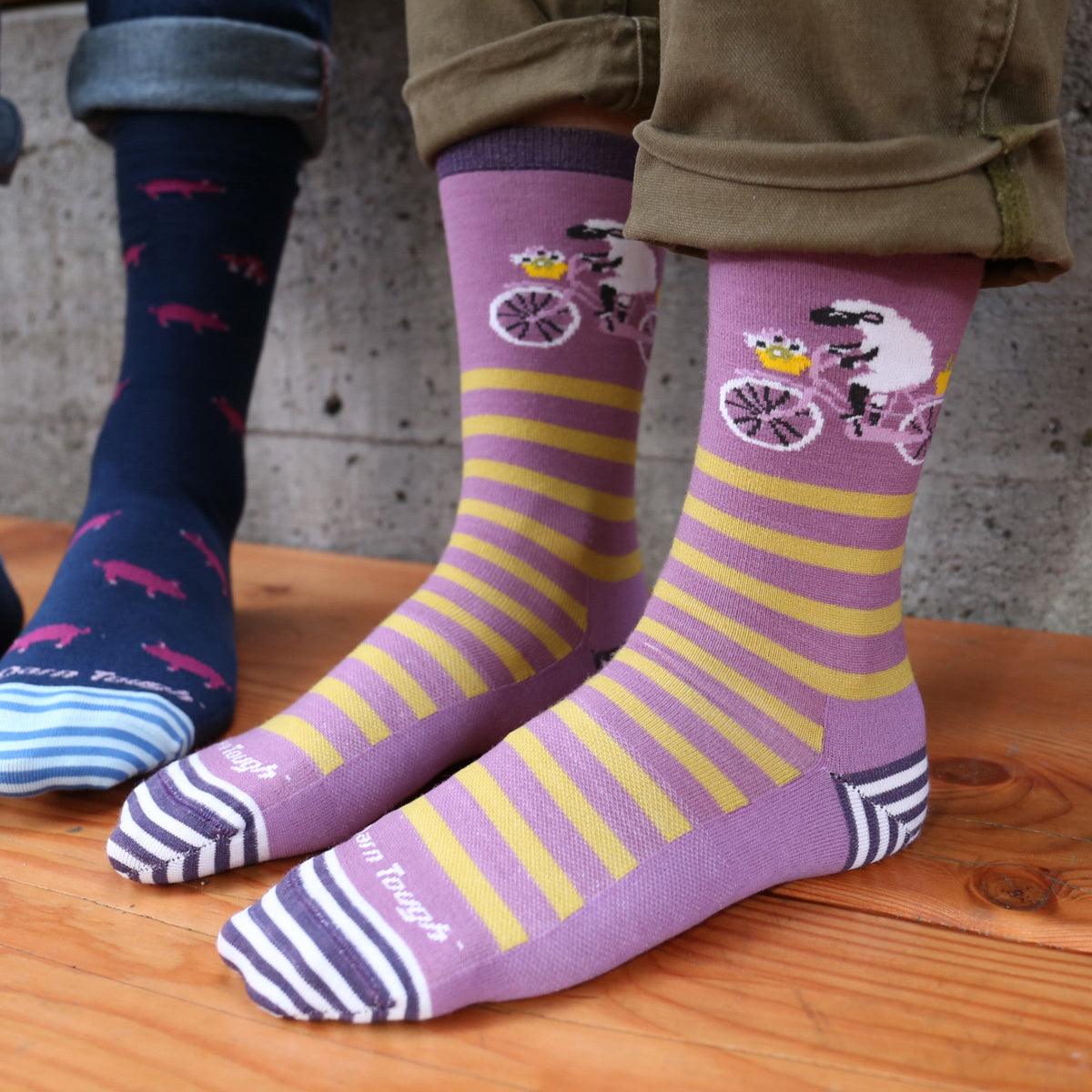 Darn Tough Vermont Women's Animal Haus Crew Lightweight Lifestyle Socks