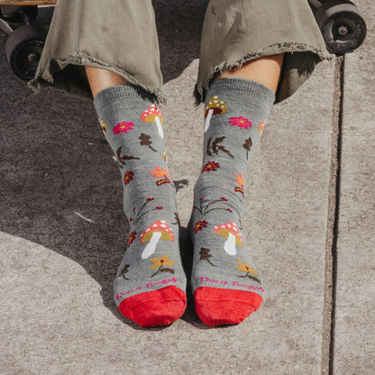 Darn Tough Vermont Women's Shroom Bloom Crew Lightweight Lifestyle Socks