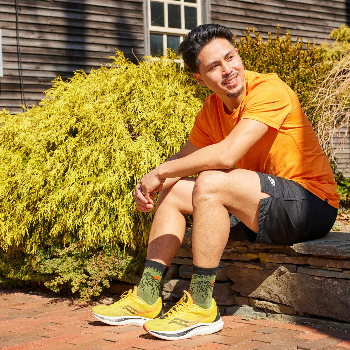 Darn Tough Vermont Men's Vert Micro Crew Ultra-Lightweight Running Socks