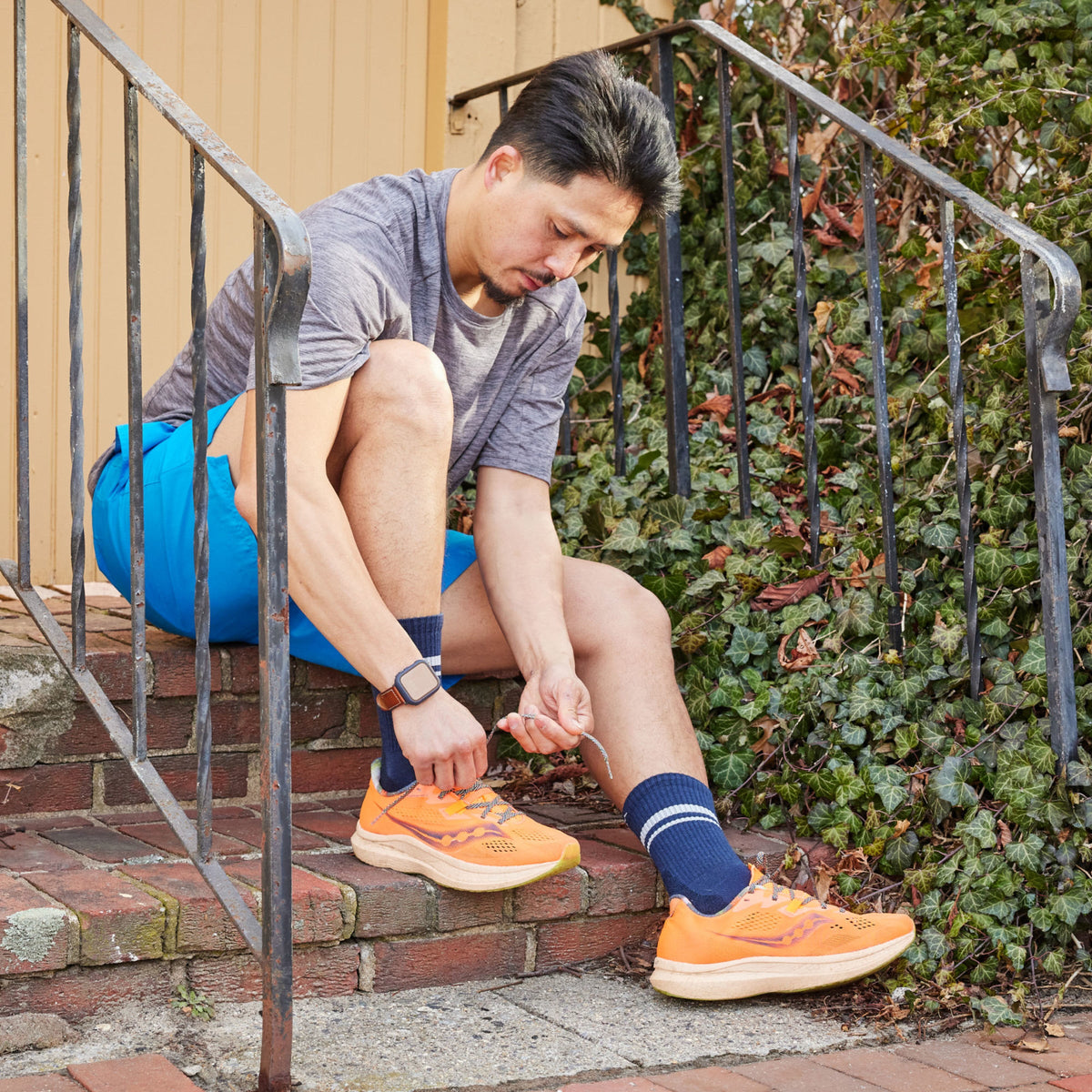 Darn Tough Vermont Men's Element Micro Crew Lightweight Running Socks