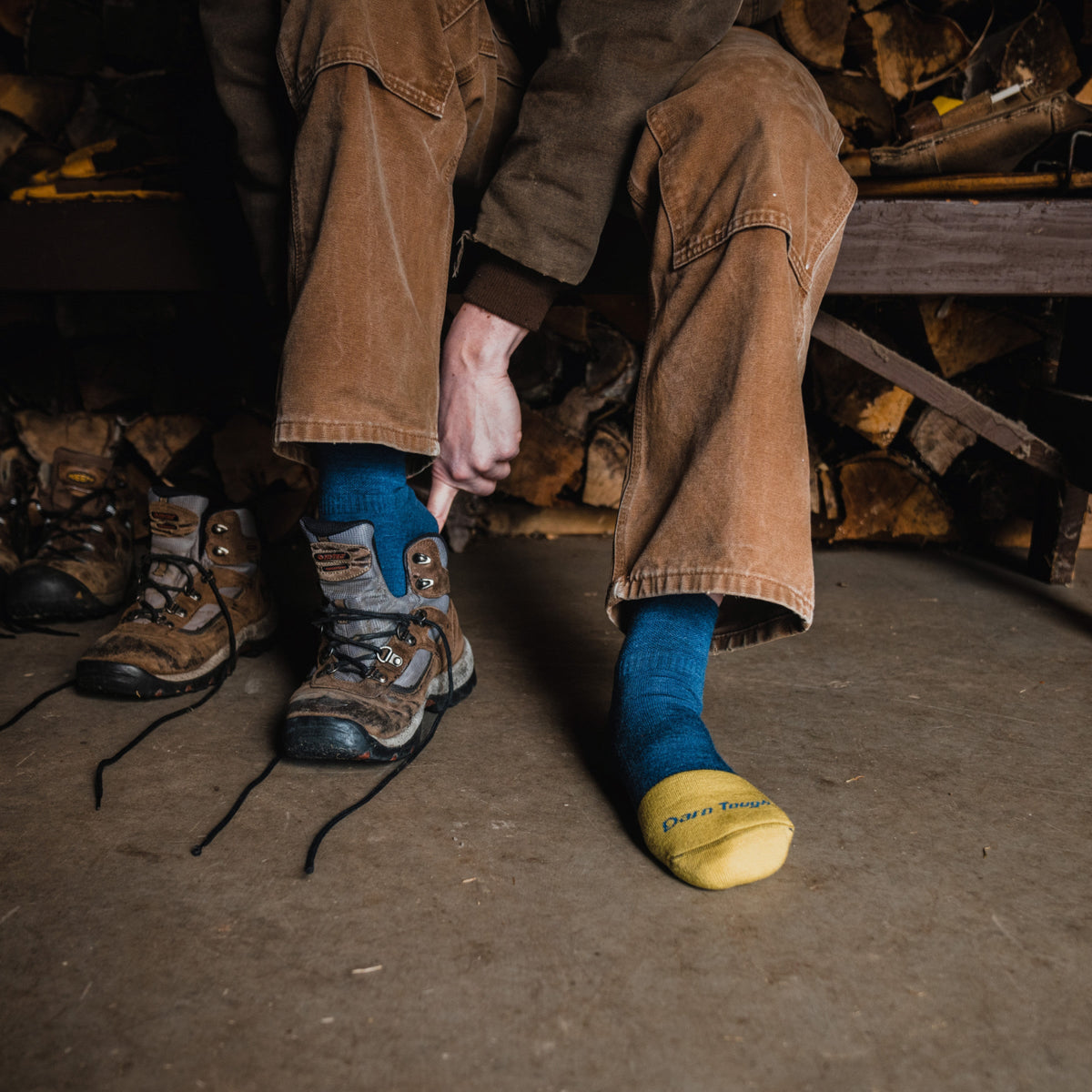 Darn Tough Vermont Women's Steely Quarter Midweight Work Socks