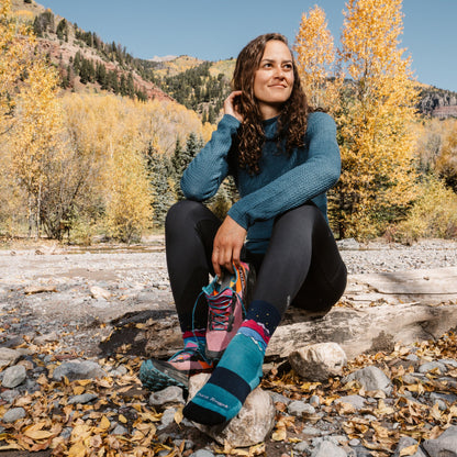 Darn Tough Vermont Women's Mirror Lake Micro Crew Midweight Hiking Socks