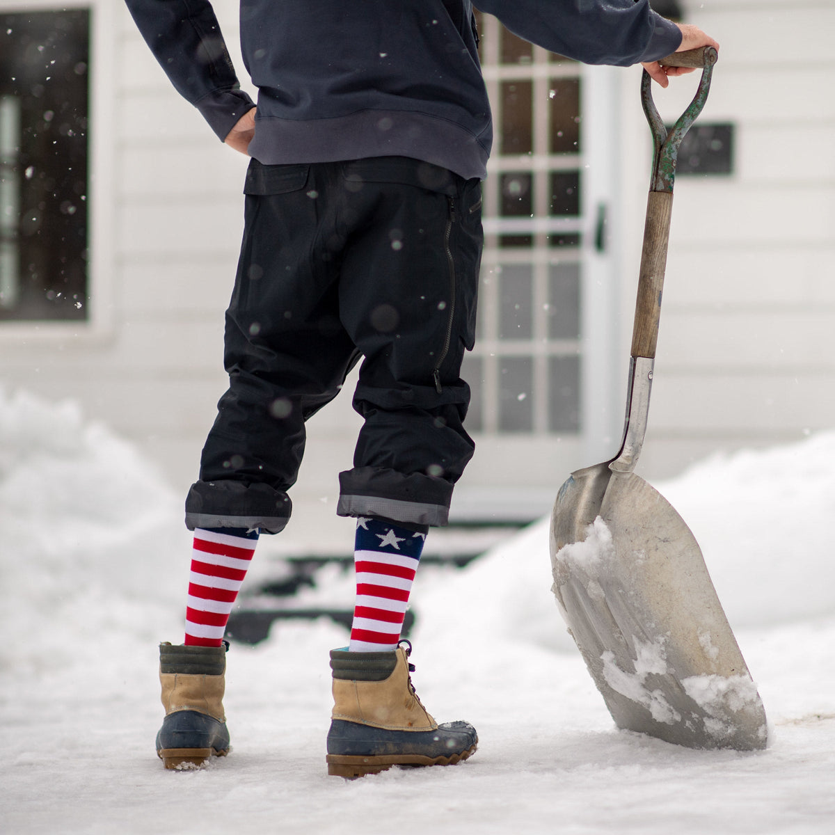 Darn Tough Vermont Men's Captain Stripe Over-the-Calf Midweight Ski & Snowboard Socks