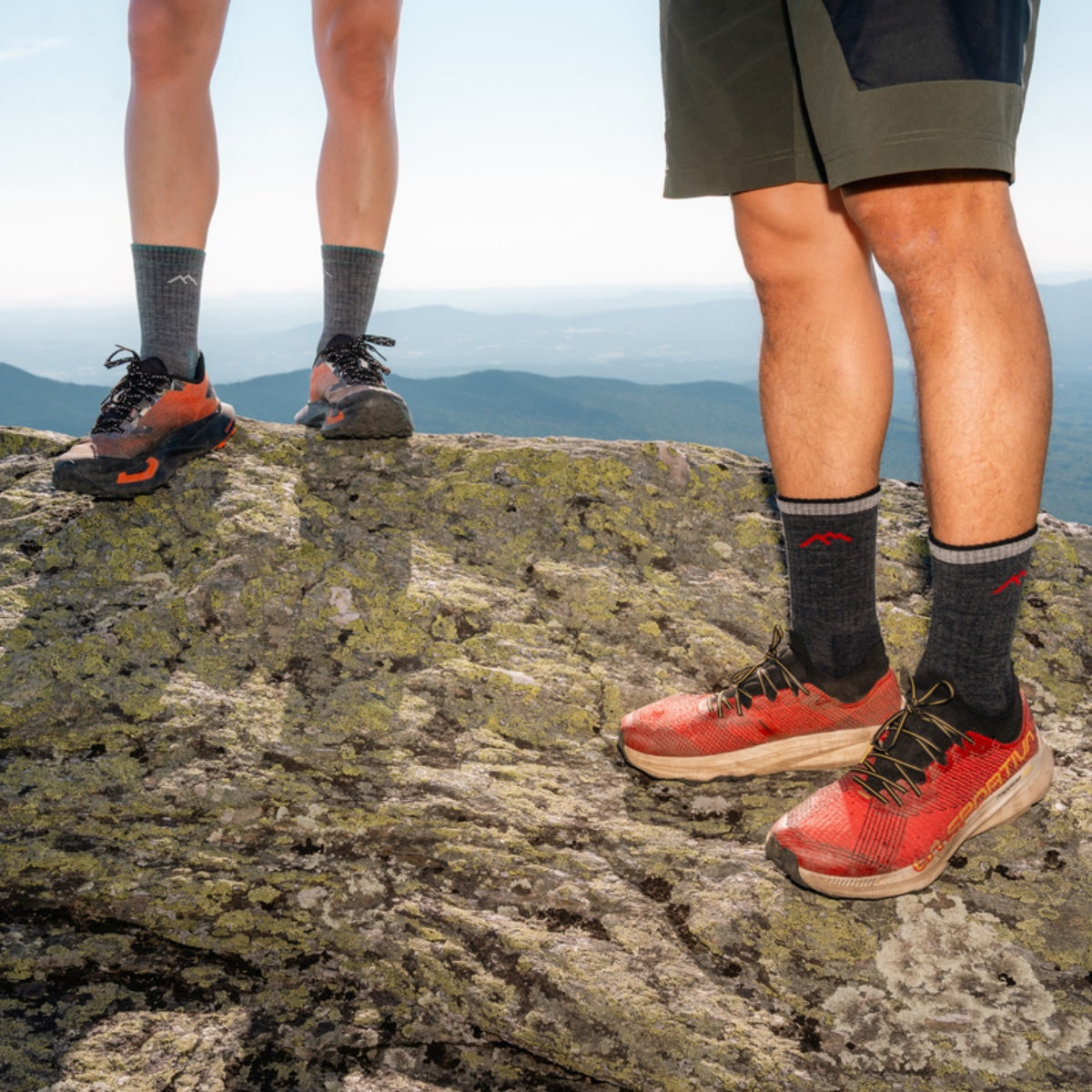 Darn Tough Vermont Men's Hiker Micro Crew Midweight Hiking Socks