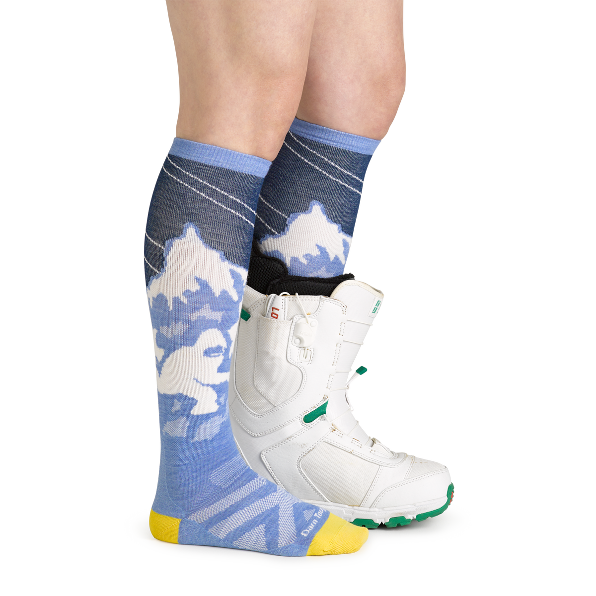 Darn Tough Vermont Women's Yeti Over-the-Calf Lightweight Ski & Snowboard Socks
