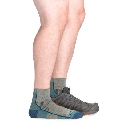 Darn Tough Vermont Men's Hiker Quarter Midweight Hiking Socks