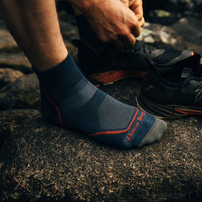 Darn Tough Vermont Men's Light Hiker Quarter Lightweight Hiking Socks
