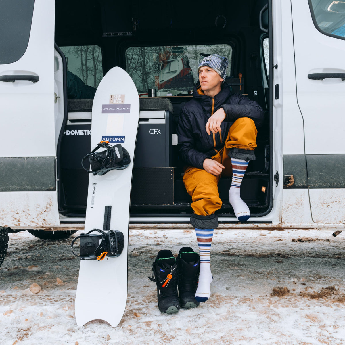 Darn Tough Vermont Men's Limited Edition Snowpack Over-the-Calf Midweight Ski & Snowboard Socks
