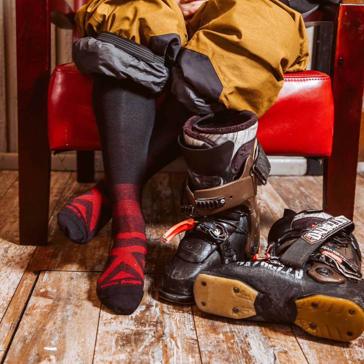 Darn Tough Vermont Men's RFL Over-the-Calf Ultra-Lightweight Ski & Snowboard Socks